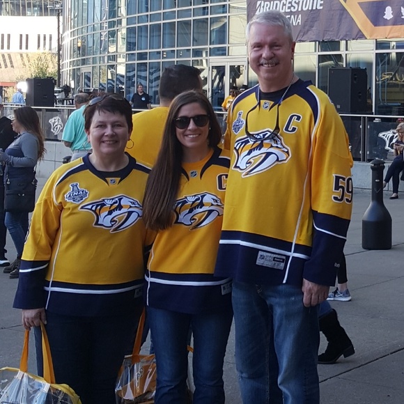 Meet your Posher, Faith - Picture 2 of 3